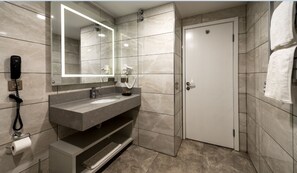 Shower, free toiletries, towels - Beypalas Hotel (Beypazari)