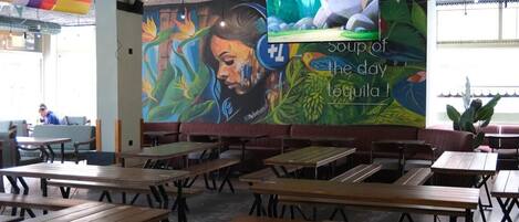 Lunch and dinner served, seafood