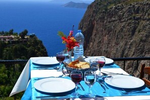 Breakfast, lunch and dinner served - Keyif Motel (Fethiye)