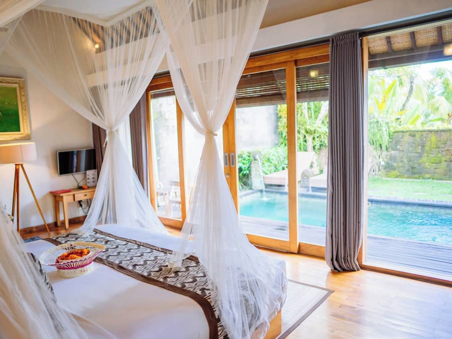 Superior-huvila, 1 makuuhuone, yksityinen uima-allas | Ylelliset vuodevaatteet, työpöytä, silitysrauta/-lauta, ilmainen Wi-Fi