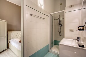 Luksus-lejlighed - 2 soveværelser - byudsigt | Badeværelse | Bruser, gratis toiletartikler, hårtørrer, bidet