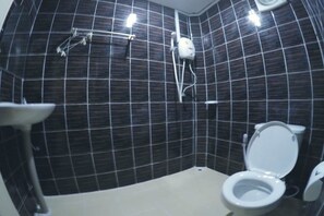 Standard Room | Bathroom | Shower, free toiletries, towels - HorNokhook Resort Angthong (Chaiyo)