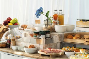 Free daily continental breakfast  - Santo Stefano Home & Breakfast (Polignano a Mare)
