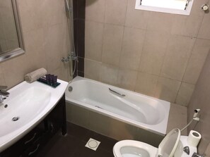 Villa, 5 chambres | Salle de bain