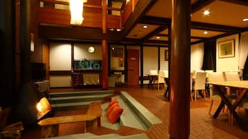 Breakfast, lunch and dinner served