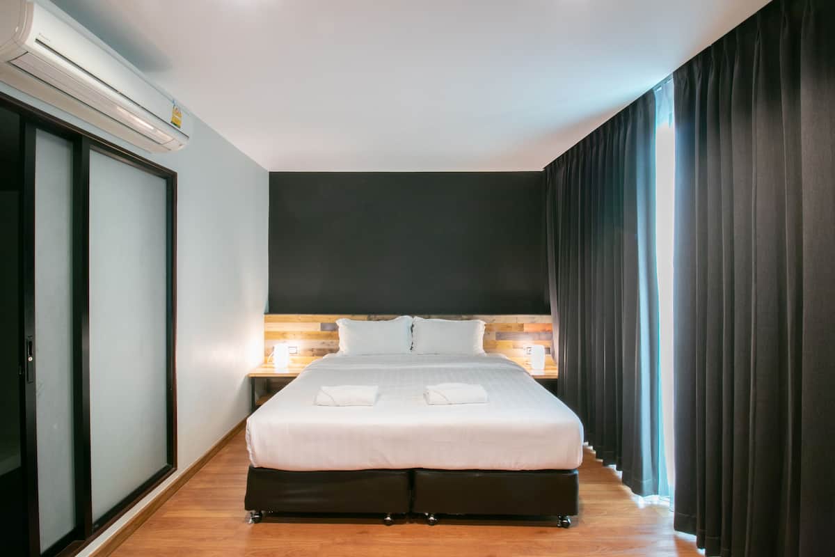 Superior Double Room | 1 bedroom, desk, blackout drapes, free WiFi