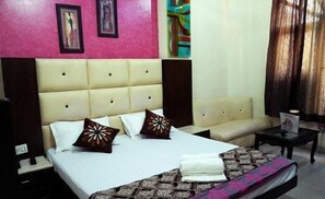 Premium bedding, rollaway beds, free WiFi