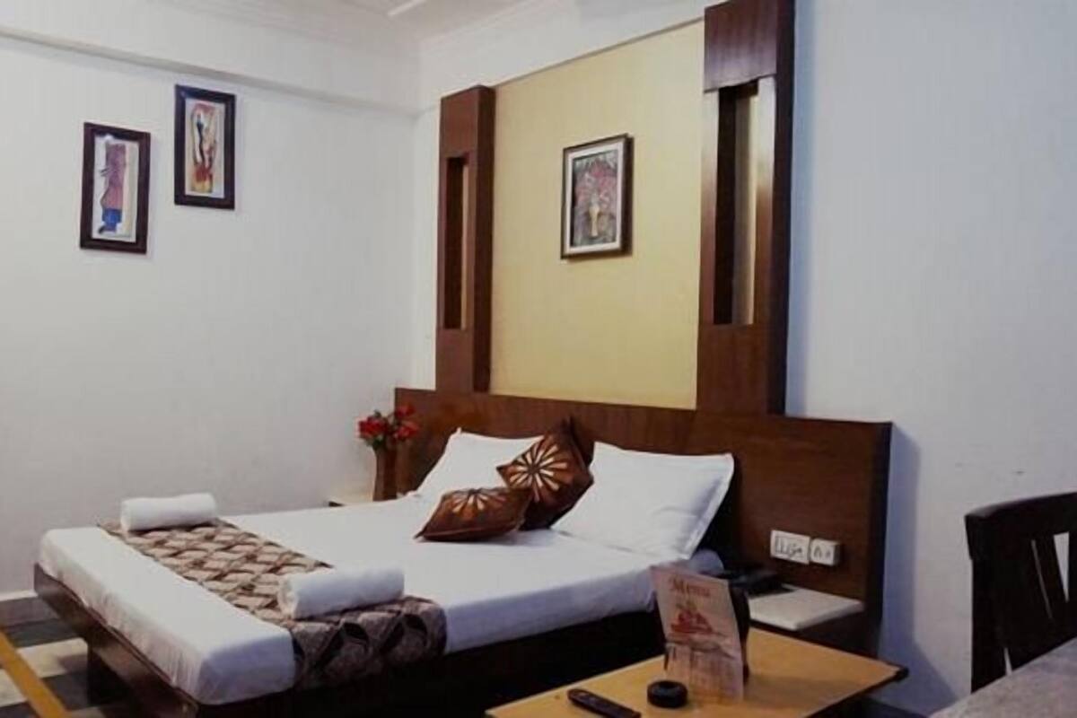 Premium bedding, rollaway beds, free WiFi