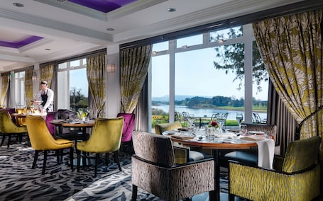 2 restaurantes, se sirve almuerzo . Killyhevlin Lakeside Hotel & Lodges