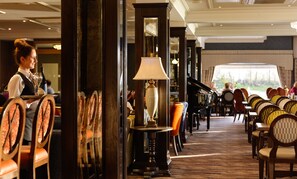 Lobby-Lounge