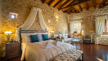 Premium Double Room | In-room safe, desk, laptop workspace, soundproofing