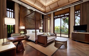 Peacock Three-Bedroom Pool Villa | Premium bedding, down comforters, pillowtop beds, minibar - Wanda Vista Resort Xishuangbanna (Xishuangbanna Dai)