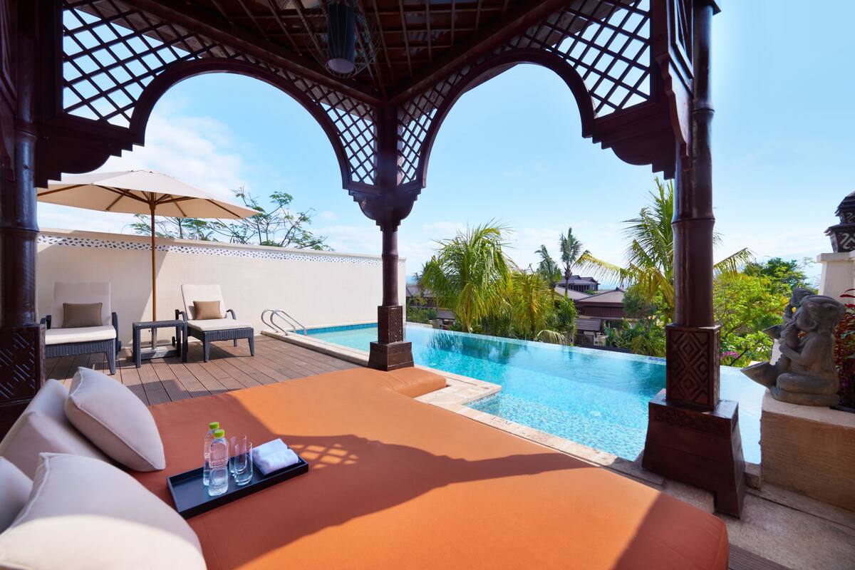 Villa Superior - privat pool | Sängtillbehör av högsta kvalitet, duntäcken, bäddmadrasser och minibar