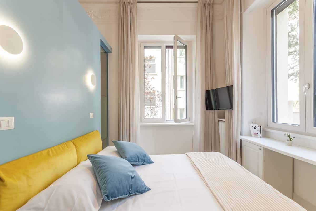 Comfort-værelse | Dundyner, senge med madrasser af memory foam, pengeskab på værelset