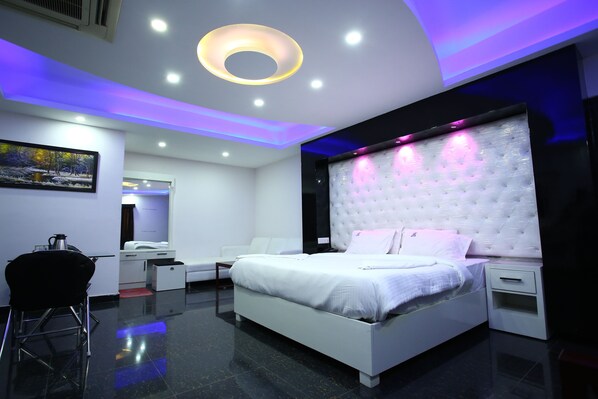 Royal suite | Luxe beddengoed, extra bedden (toeslag), gratis wifi, rolstoeltoegang