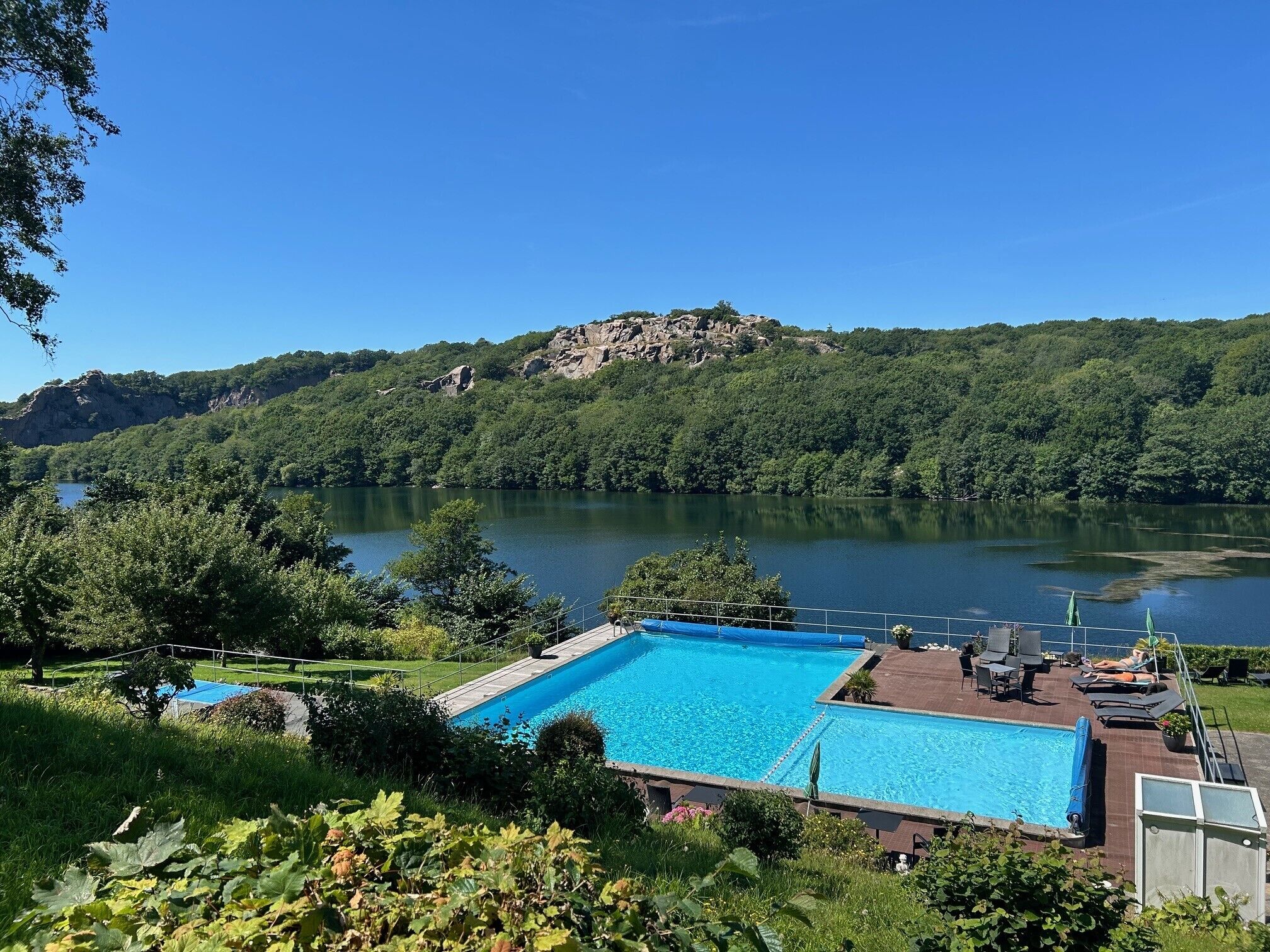 季节性开放的室外游泳池