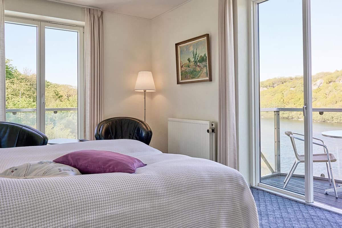 Down comforters, individually decorated, individually furnished