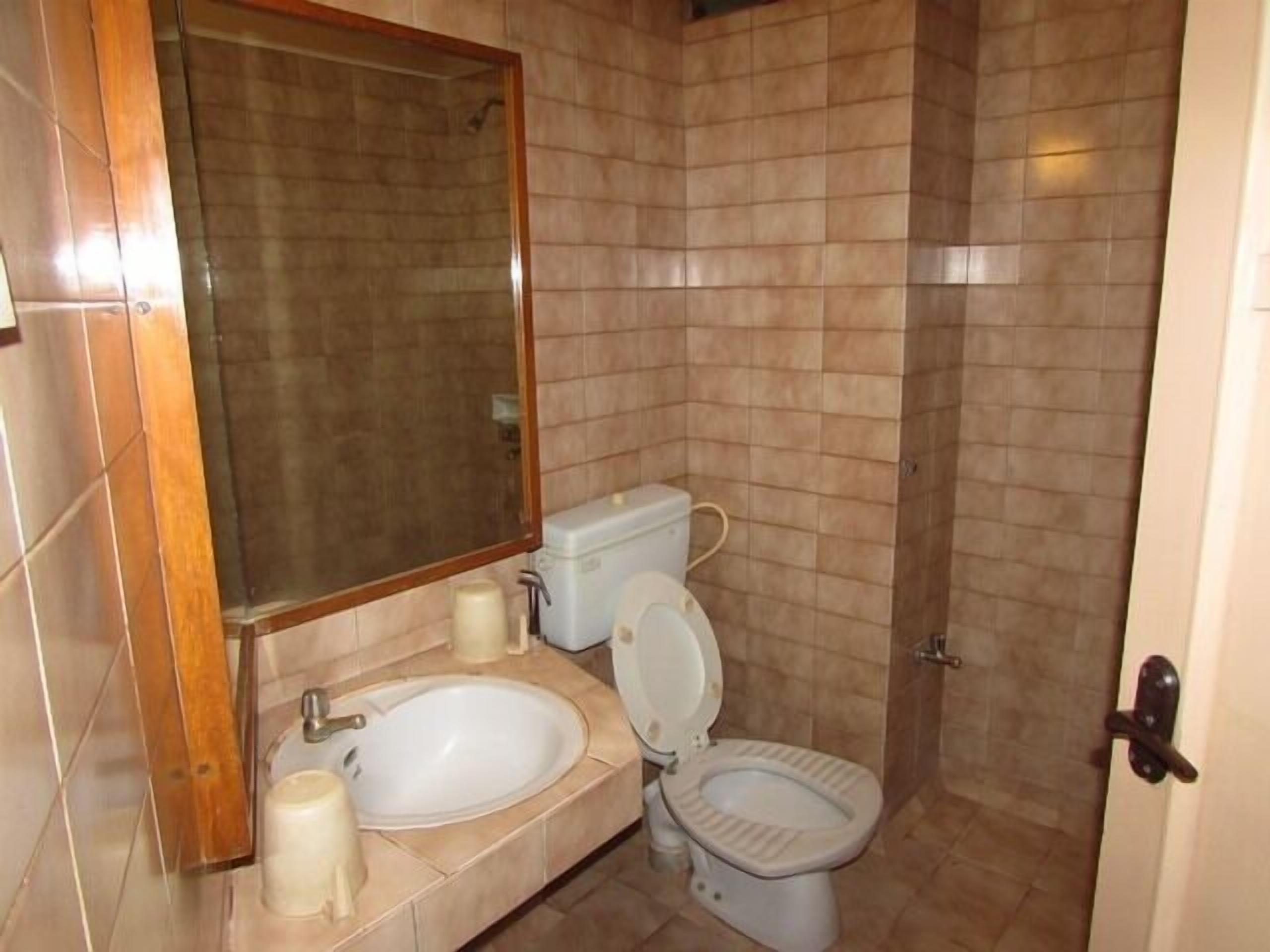 free toiletries, towels