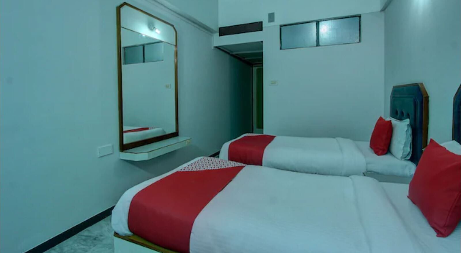 Deluxe Room | Desk, rollaway beds, free WiFi, bed sheets