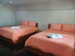Standard Room For 4 People | Rollaway beds - Chortip Resort (Pak Phli)
