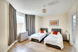 Business Apartment, 1 Bedroom | 1 bedroom, Egyptian cotton sheets, premium bedding, blackout curtains - Stratford Apartment (Newmarket)