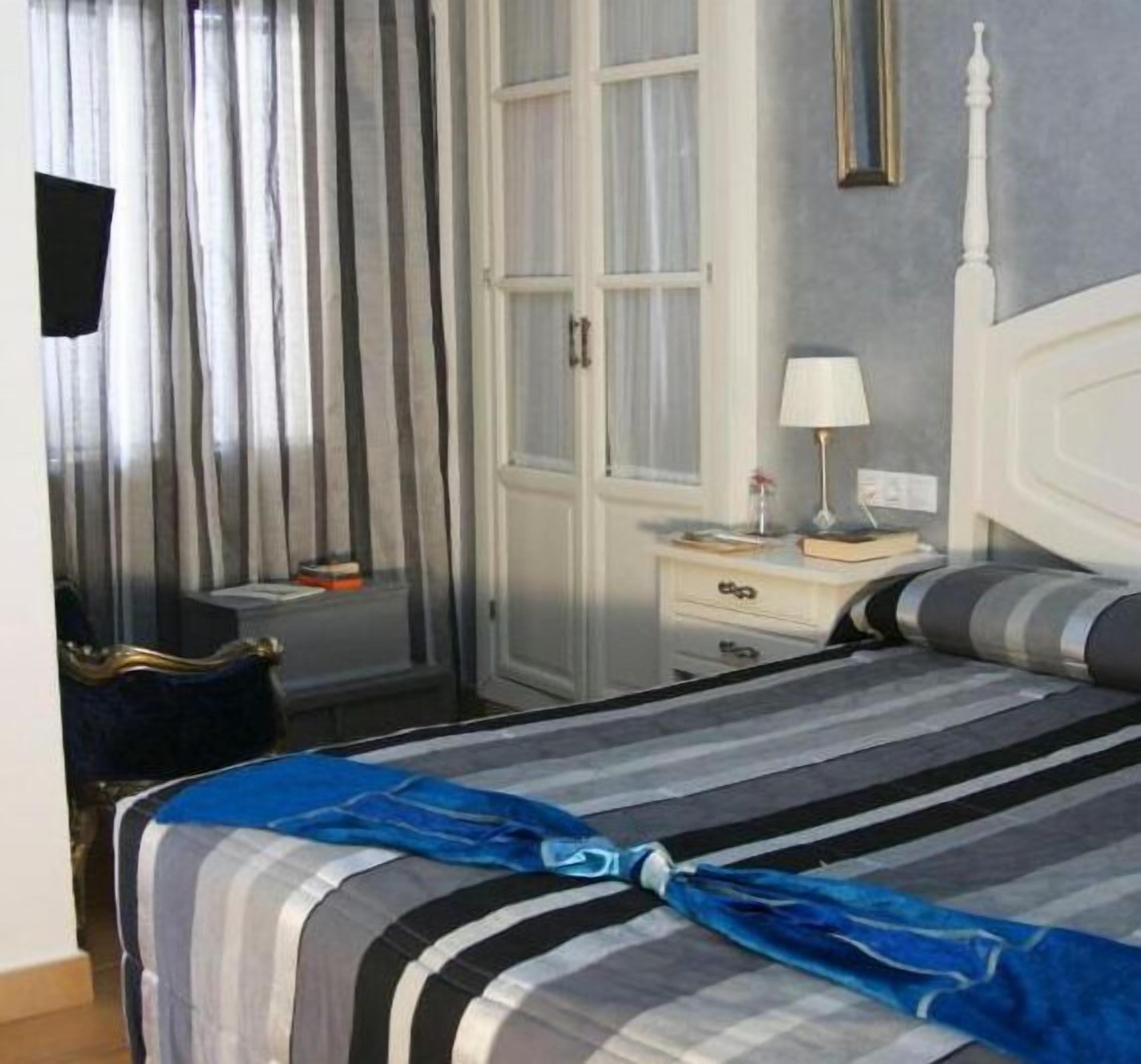 frette italian sheets, premium bedding, down duvets, pillow-top beds