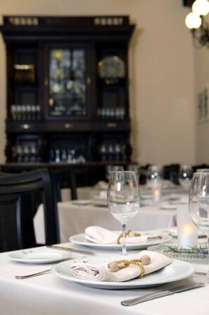 Aamiainen, lounas ja illallinen; espanjalainen keittiö