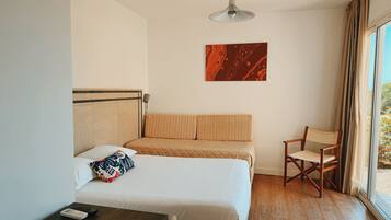 Standard Room, Terrace | Premium bedding, in-room safe, desk, blackout drapes