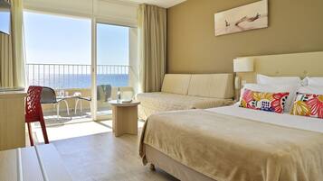 Premium bedding, in-room safe, desk, blackout drapes