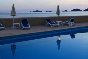 Piscine extérieure (ouverte en saison)