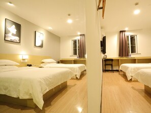 Standard Twin Room | Desk, soundproofing, free WiFi