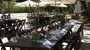 Tempat makan outdoor