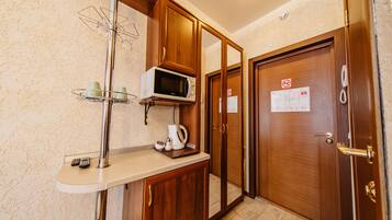 Minibar, iron/ironing board, free WiFi