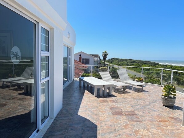 Exclusive-Apartment, 2 Schlafzimmer, Meerblick | Terrasse/Patio