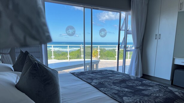 Penthouse | Bed sheets - Benri B&B (East London)