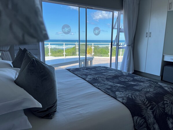 Penthouse | Bed sheets - Benri B&B (East London)