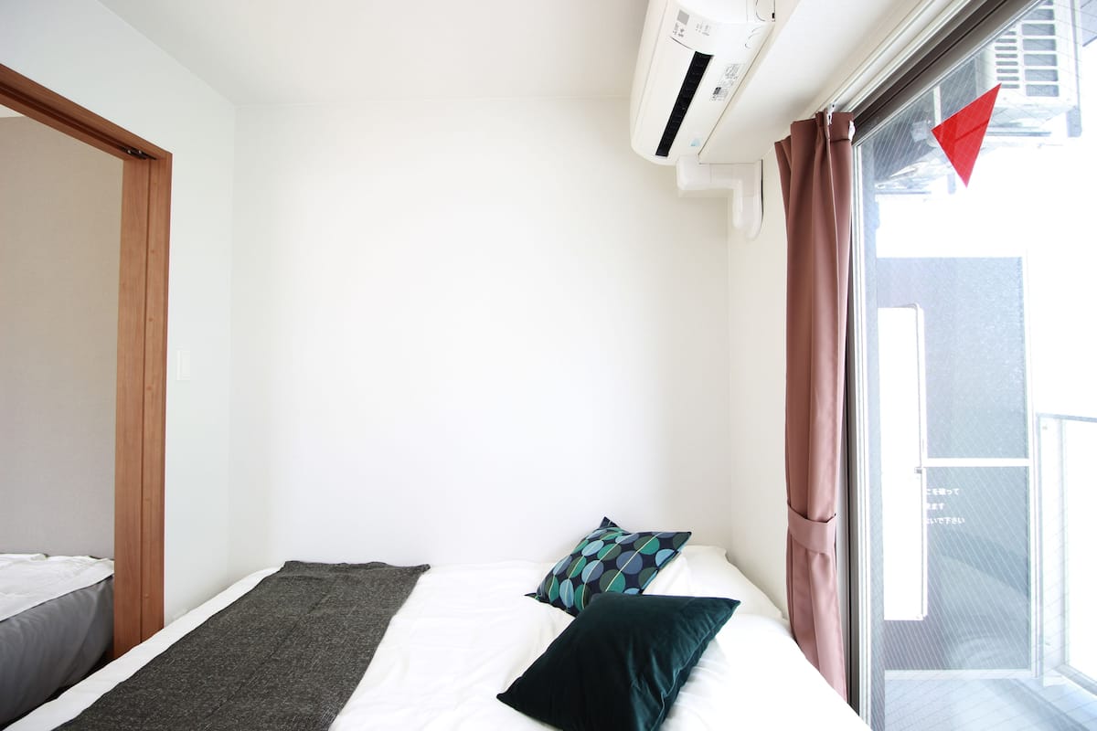 1 bedroom, desk, iron/ironing board, WiFi (free)