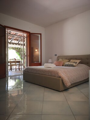 Habitación triple | Vistas al jardín