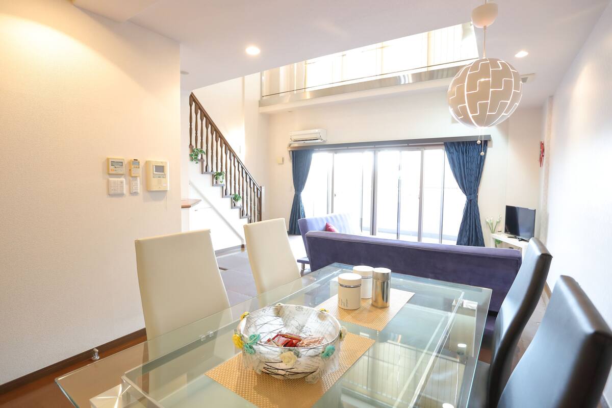 Habitación (MG-803) | Servicio de comidas en la habitación