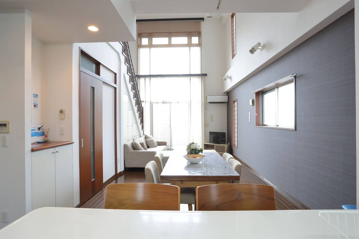Habitación (MG-805) | Servicio de comidas en la habitación