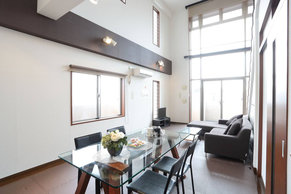 Habitación (MG-801) | Servicio de comidas en la habitación