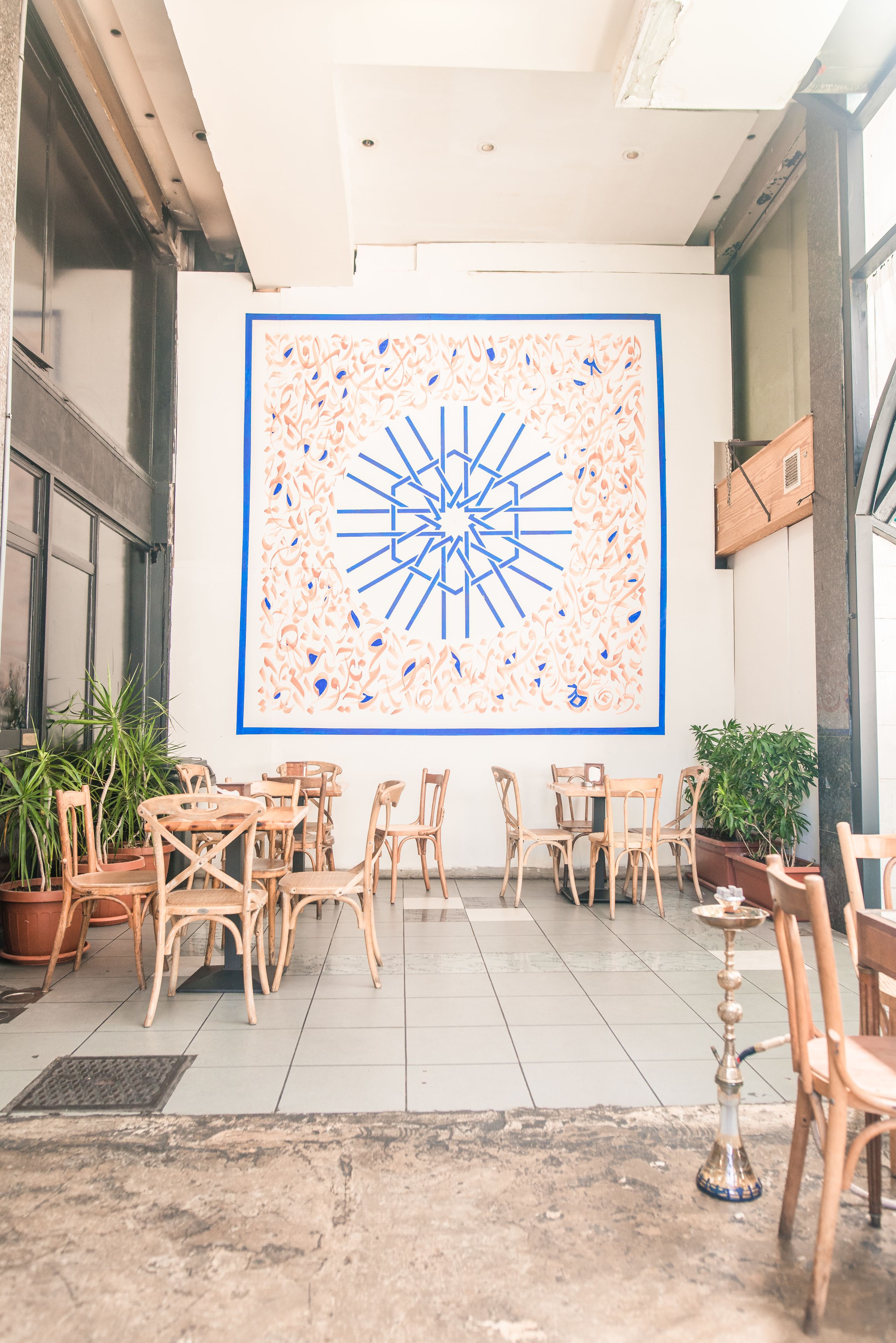 breakfast, lunch and dinner served