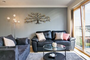 Standard Apartment, 2 Bedrooms, City View (67) | Living area | Flat-screen TV