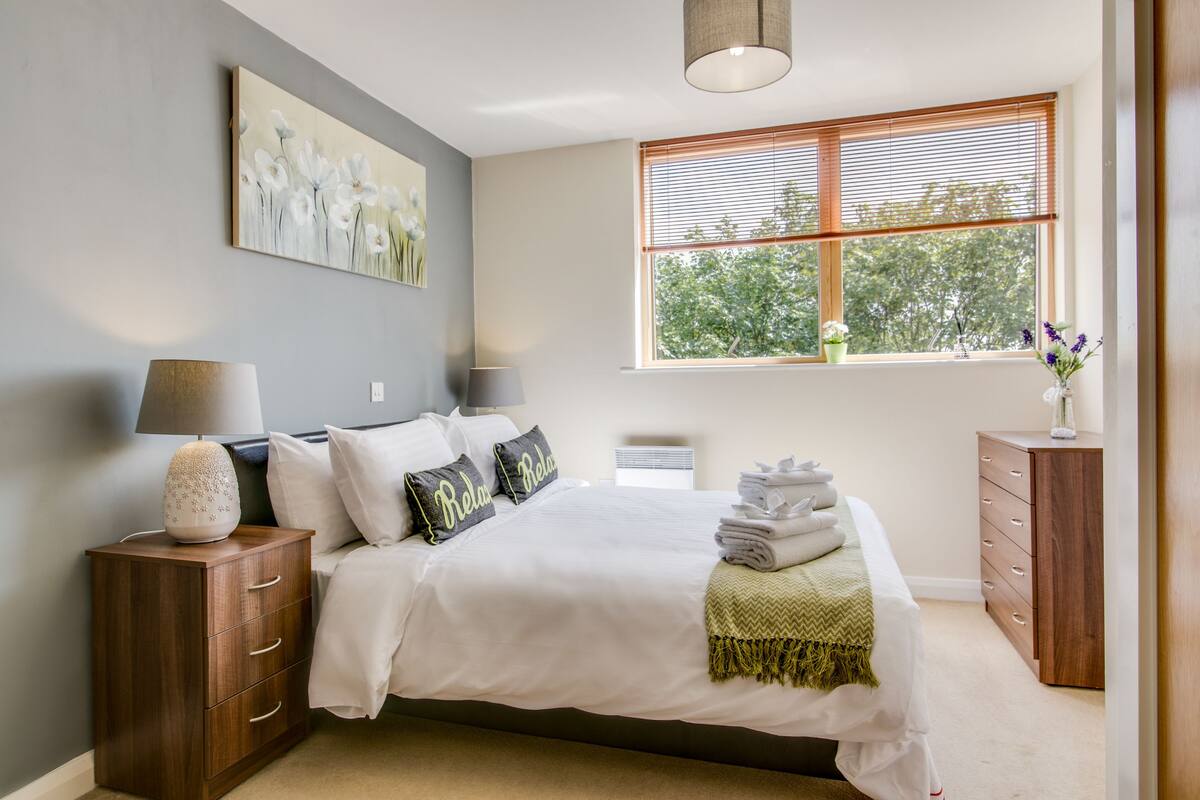 Standard Apartment, 2 Bedrooms, City View (67) | Soundproofing, iron/ironing board, WiFi (free), bed sheets