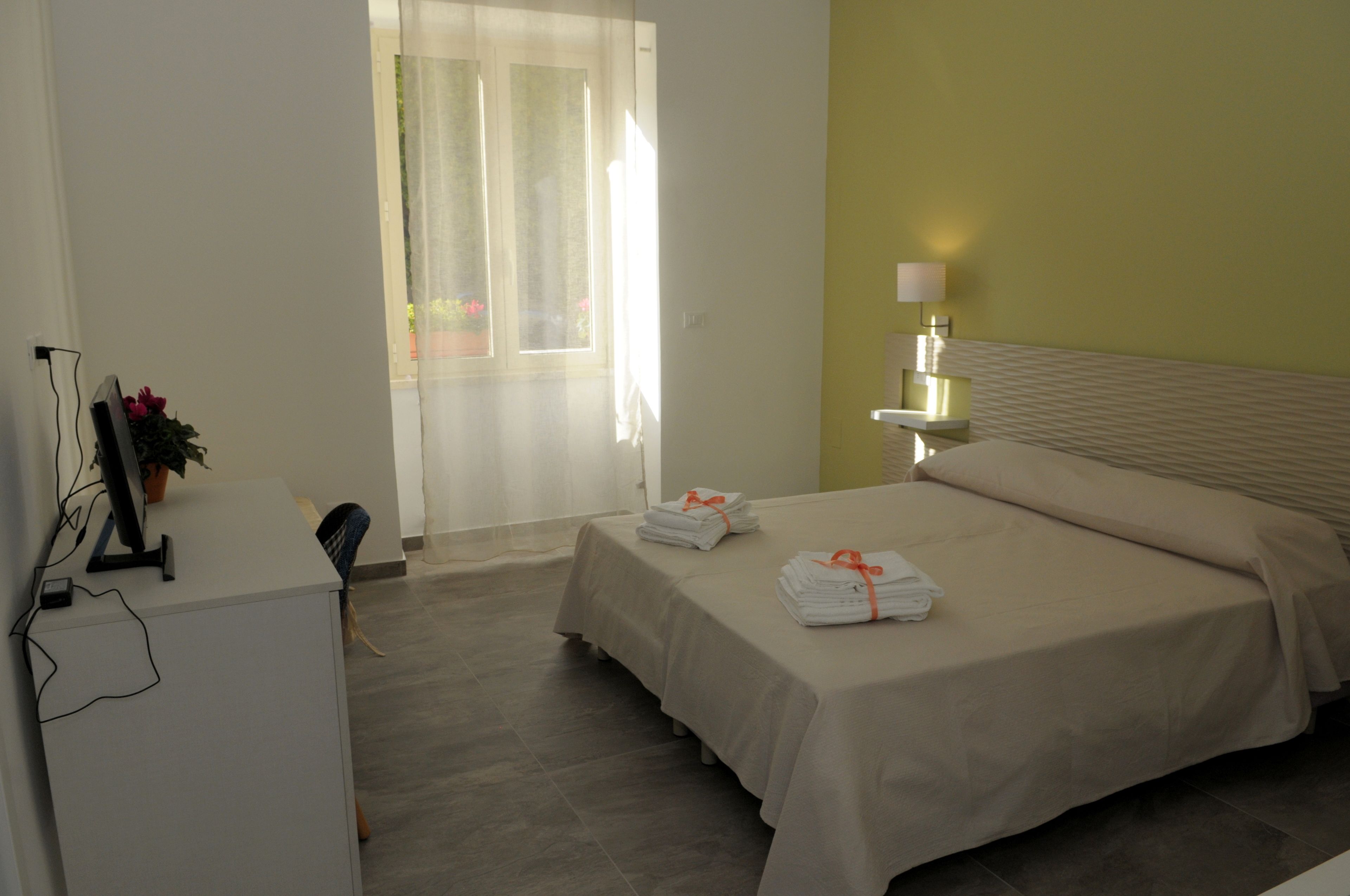 Double or Twin Room | In-room safe, desk, cribs/infant beds, rollaway beds