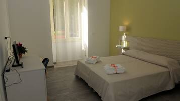 Double or Twin Room | In-room safe, desk, cribs/infant beds, rollaway beds