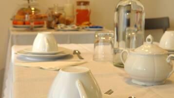 Free daily continental breakfast