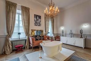 Shower, free toiletries, slippers, towels - Palac Mala Wies (Belsk Duzy)