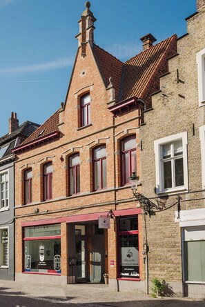 ด้านหน้าที่พัก