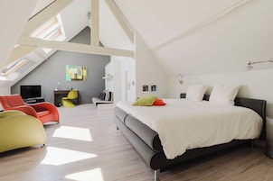 Suite | Ameublement unique, bureau, système d’insonorisation